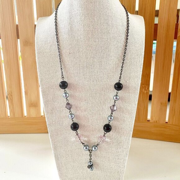 😃 $5 ADD-ON 😃 Gunmetal and Grey Faux Pearl Necklace EUC - Picture 1 of 4
